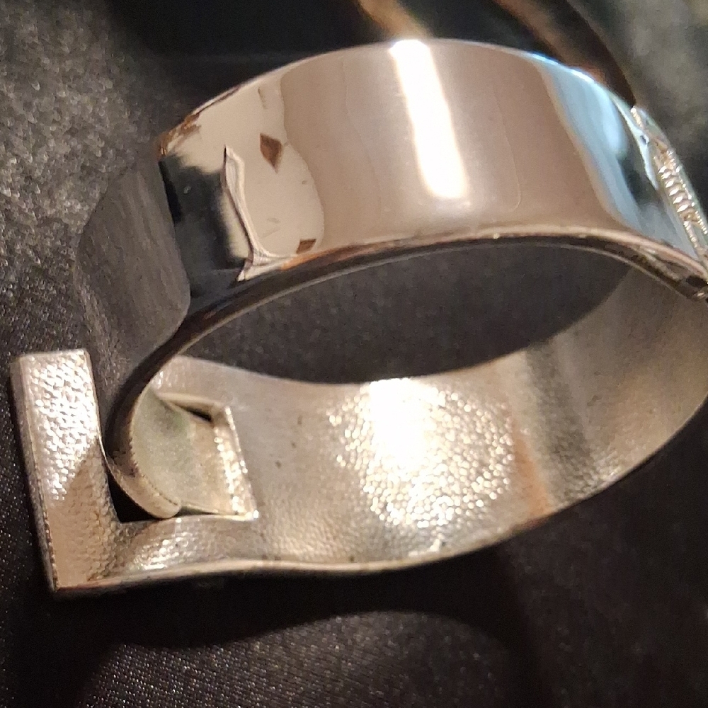 Vintage Silver Fitness Wristband - Picture 5 of 10
